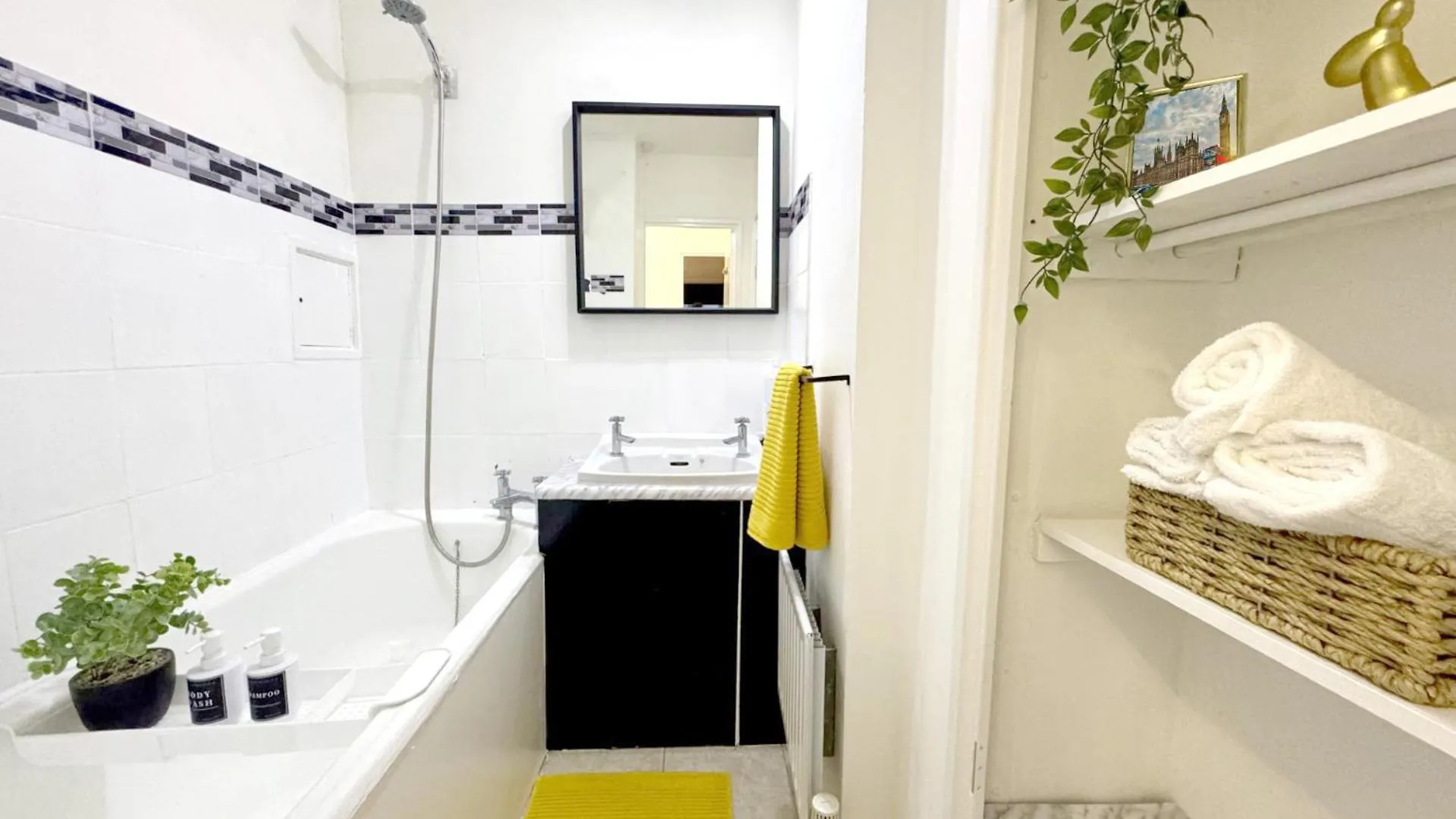 Skyline Apartment, London, Canary Wharf, River Side View And Street Parking Permit 0*, London